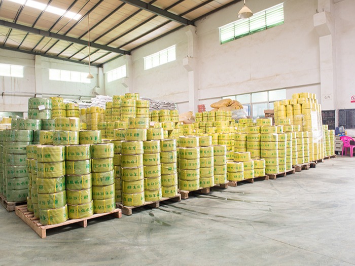 成人免费看片视频免费下载-仓库一角